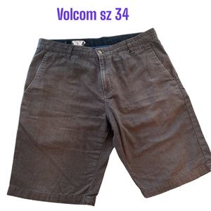 Volcom Board Chino Shorts Men’s Sz 34 EUC Flat Front Pockets Dark Gray